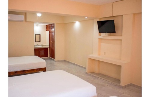 Centro Hotel | OYO Hotel La Playa
