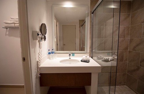 Zona Dorada Hotel | Pacific Palace Beach Tower Hotel