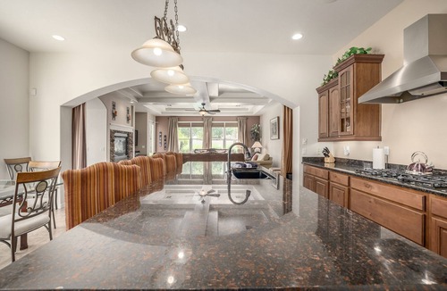Waddell House | ⭐~PALAZZO TOSCANO~HEATED POOL/SPA~7BR*/4BA~UP TO 14 BEDS~USTA~GOLF~NASCAR~