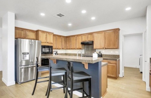 Terra Lago House | Palm Delight: Spacious 5-bedroom house with WiFi, EV charger in enjoyable Indio