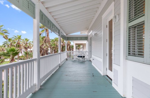 The Shores House | Palm House - Private Beachfront House 3 Bedroom Home by RedAwning