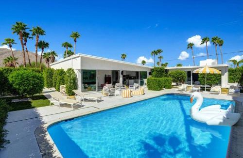 Racquet Club Estates House | Palm Springs Luxury Home With Pool and Next to Downtown & Airport