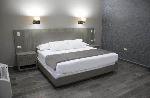 Acuna Hotel | Palms Hotel