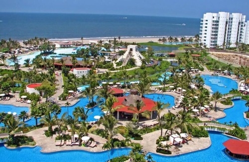 Valle Dorado Resort | Pamper yourself and friends at a great price with a Grand Luxxe 3 Bedroom Suite