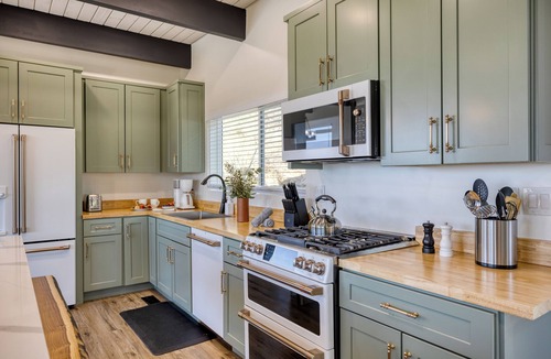 Turquoise Hills House | Panoramic Views, Private Pool, Patio Lounge w/Firepit | Royal Palm by AvantStay