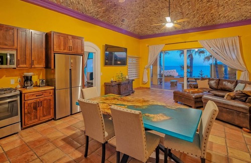 Las Conchas House | Paraiso Del Mar (Entire Property for 13+ Guests)
