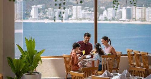 Playa Guitarron Resort | Park Royal Beach Acapulco - All Inclusive