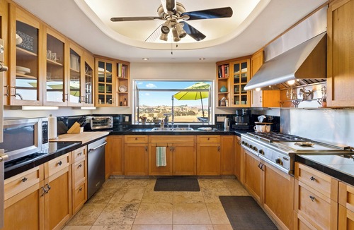 Paso Robles House | Paso Robles Estate w/Hot Tub, Game Room & Views