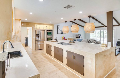 Agua Dulce House | Patio, Fire Pit & Hillside Views: Agua Dulce Home
