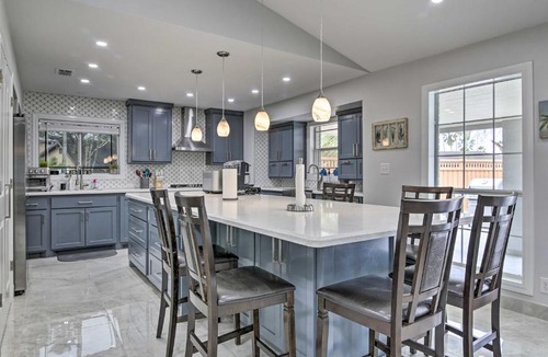 Brownsville House | Patio & Grill: Spacious Gem Near Gulf Coast!