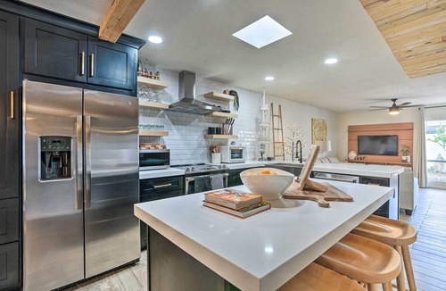 Litchfield Park House | Patio & Workspace: Litchfield Park Vacation Rental