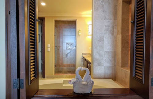 Paraiso Escondido Resort | PB Sunset Beach1-bd/2-ba - sleeps 6. BARGAIN! Must be used before Dec 24th 2023!