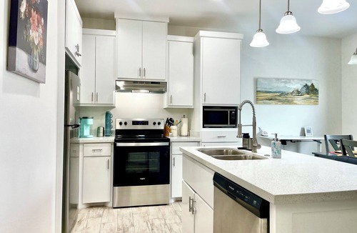 Sebastian House | Peaceful 2-bedroom townhome -Sleeps 6 in La Feria