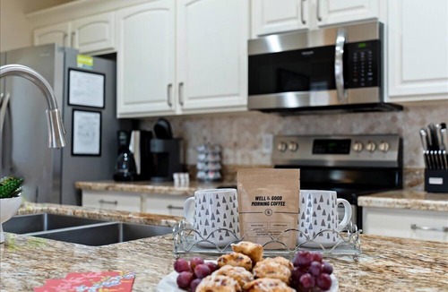 Kierland Apartment | Peaceful Kierland 2BR Condo | Pool, Spa | Free Parking | Golf Access | Gym Walk to Shops & Dining