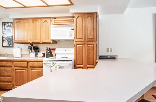 McCormick Ranch Condo | Peaceful Lake Subdivision- Private, Walkable, Patio, 25 mi. Walk/Bike Trail