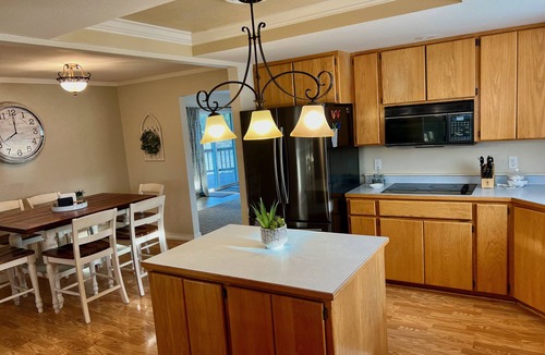 Bonners Ferry House | Peaceful Secluded Farmhouse - 10 minutes from Bonner's Ferry