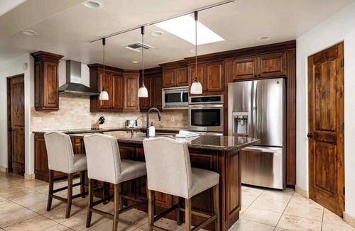 Central Scottsdale House | Peak View Paradise: Sports court & Lush grounds