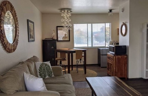 Morro Bay Apartment | PEEK BAY/OCEAN VIEWS! WALK TO ALL!-500 sq.ft. King bed, full bath, Dog Friendly!