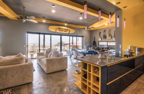 Cerritos Condo | PENTHOUSE 56