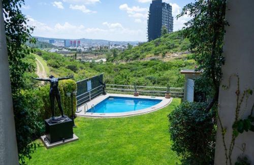 Queretaro Hotel | Penthouse with Pool, Gym & A/C