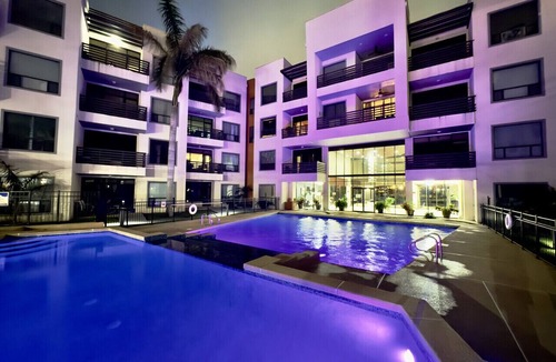 Mission Apartment | Penthouse with Pool & Jacuzzi