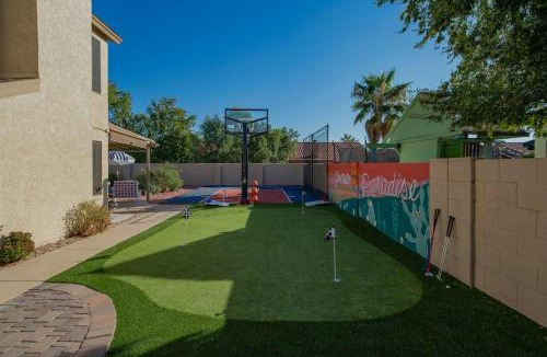 Peoria House | Peoria Paradise Sportscourt Heated Pool Gameroom