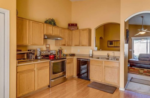 Coyote Crossing House | Peoria Vacation Escape- Near Stadium - Outlets - Family & Travel Nurse Friendly!