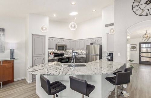 Oakwood House | Perfect 3-bedroom house in "resort-like" Sun Lakes, Arizona