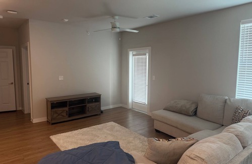 Alamo House | Perfect 4-bedroom house with AC in enjoyable Alamo neighborhood