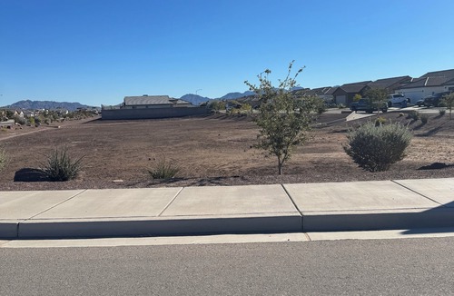 Yuma House | Perfect for Families & Groups in Fortuna Foothills