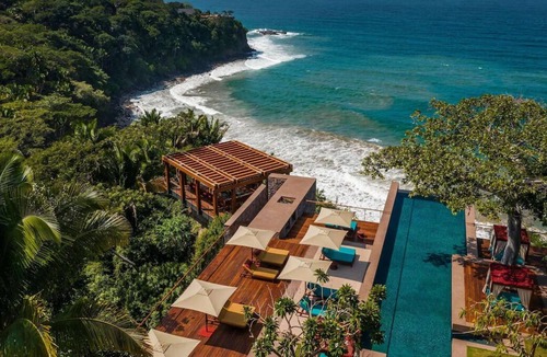 Lo de Marcos House | Perfect Spot for Soaking Up Some Sun! Outdoor Pool, Beachfront, Free Parking!