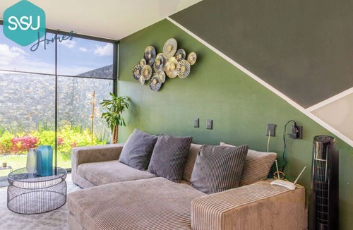 El Marques House | Pergola Zinco Airbnb PLUS.