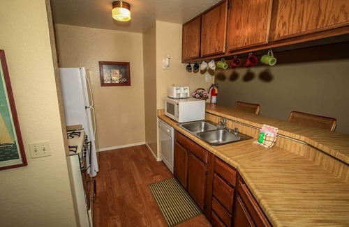 Boulder Bay Condo | Pet-Friendly Big Bear Retreat w/Wood Fireplace, Spa & BBQ