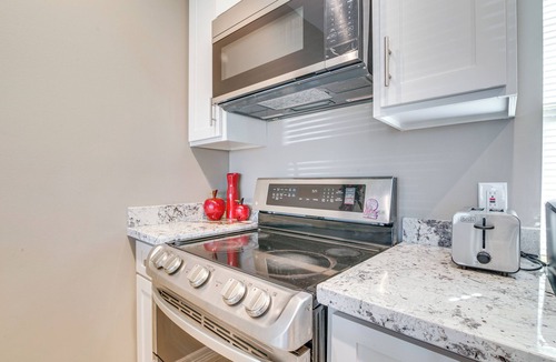 Brownsville Apartment | Pet-friendly Brownsville Apartment w/Yard!