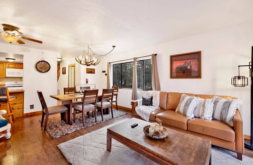 Eagle Mountain Estates Cabin | Pet-Friendly Mountain Lodge: 2 En-Suites, Gas Fireplace & Large Deck