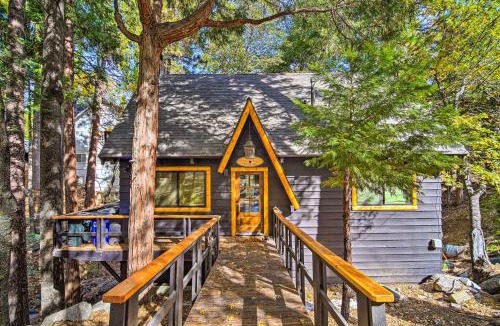 Cedar Glen House | Pet-Friendly Retreat w/Game Room & Fire Pit!