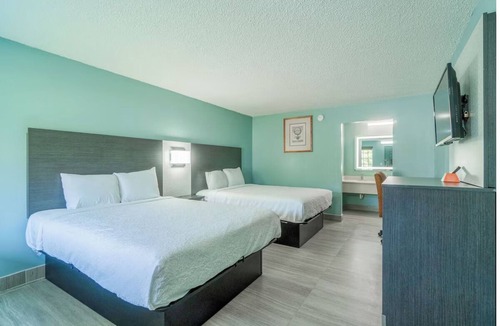 Harlingen Hotel | Pet-Friendly Stay w/2 Queen Beds Near Harlingen Foodie Fave & Main Roads