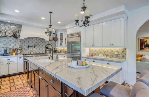 The Mesa House | Pet-friendly tennis estate in The Mesa|360-views