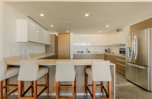 Downtown Cancun Apartment | PH RIVA, 300m with ocean and beach view.