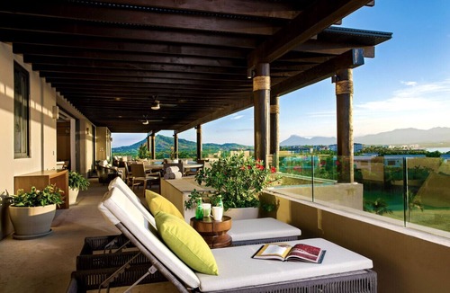 Punta de Mita Apartment | PH Tau Prima Vista in Tau by Mita Residential. Staff, Golf Cart, Ocean & Golf View, Pool