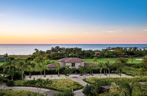 Punta de Mita Apartment | PH Tau Prima Vista in Tau by Mita Residential. Staff, Golf Cart, Ocean & Golf View, Pool