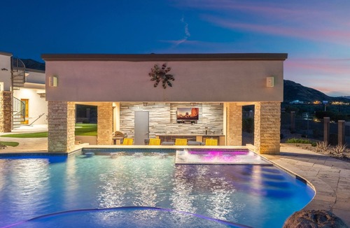 Laveen Village House | Phoenix Mansion w/Pool & Spa | Mtn & City Views