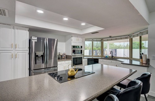 Moon Valley Vista House | Phoenix, Pool, Hottub, basketball court, arcades, mountain views and much more!