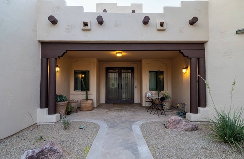 Casebolt And Germaine Estates House | Phoenix Scottsdale Golf House. NEW! Private Pickle Ball court. Great location.