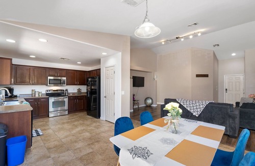 Laveen Village House | Phx Escape CENTRAL family pet friendly 4 bd sleeps 10