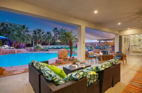 Desert Hot Springs Villa | Pickle+Basketball|Billiards|9bdr+6bath|Saltwater