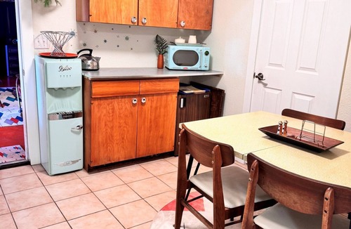 Post Falls House | Pickleball, Pool, Arcade, Hot Tub! Sleeps 25, 12pm check in/out, no cleaning fee