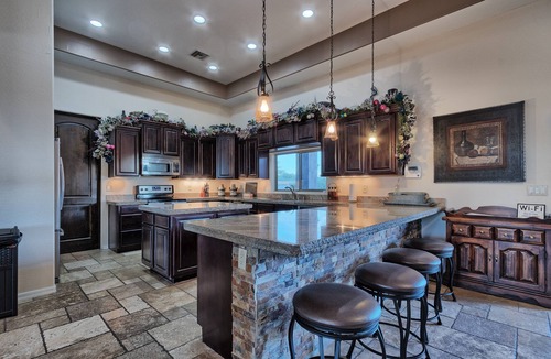 Apache Junction House | PICKLEBALL! Sleeps 22, 5800 FT, Private Oasis Estate,Pool, Fountains and Theater
