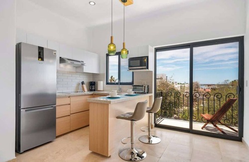 La Paz Apartment | Pineda Suite 301 - Downtown apartment with parking