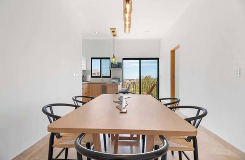 La Paz Apartment | Pineda Suite 301 - Downtown apartment with parking